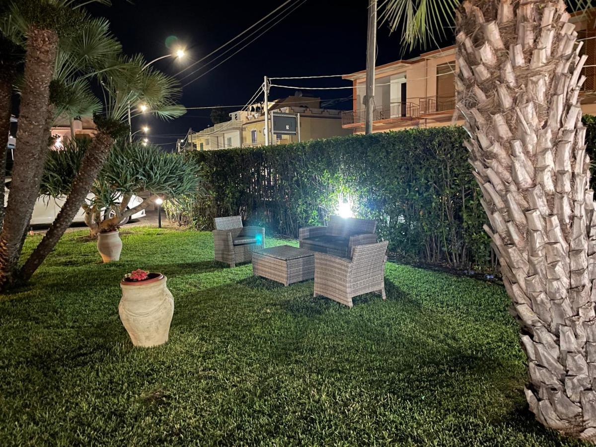 Geltrude Apartamento Avola Exterior foto